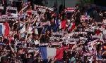 Revoir Les supporters mettent l'ambiance à l'entraînement à la veille du derby : du 19 Avril