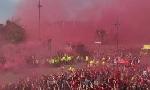 Revoir La folle arrivée du car de liverpool à anfield : du 27 Avril
