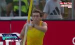 Revoir Quatre jours après avoir battu son record du monde, mondo duplantis remporte le meeting de silésie : du 16 Aout