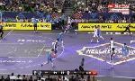 Revoir Antetokounmpo s'envole pour un énorme dunk : du 24 Aout