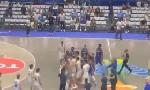 Revoir Bagarre générale après la victoire de la république dominicaine face à l'argentine (84-83) pendant l'americup : du 25 Aout