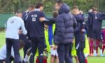 Revoir Les joueurs participent à un « entraînement de rêve » avec une vingtaine d?enfants à clairefontaine : du 08 Octobre