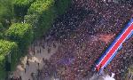 Revoir Liesse populaire pour c�l�brer les h�ros parisiens du 01 Juin